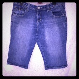 Knee length jean capri
